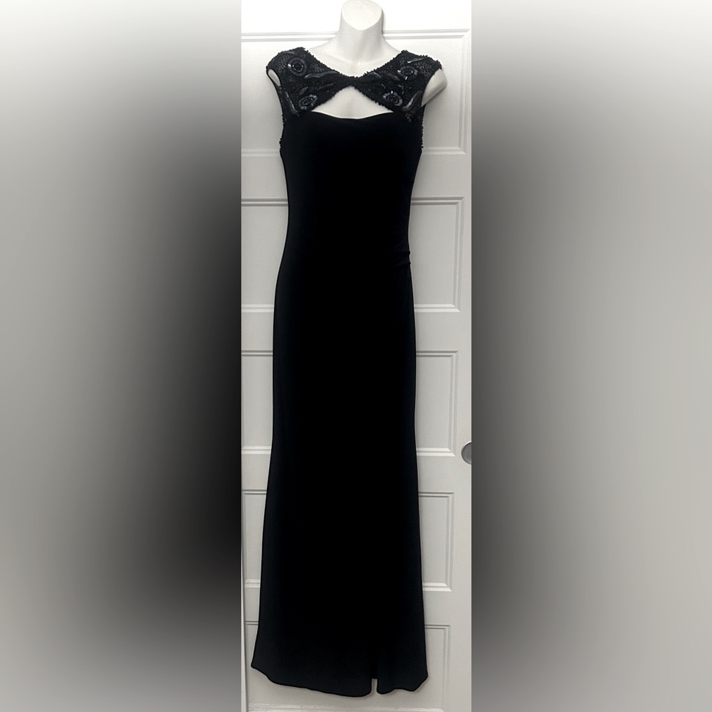 Melanie Lyne NWT Long Evening Gown Beaded Embellishments Sz.4